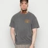BDG Urban Outfitters HERITAGE CREST TEE UNISEX - Basic T-shirt - Charcoal -BDG Urban Outfitters shop beb48c3c3ec9413f8dc554a072191113