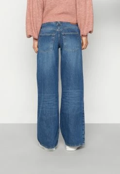 BDG Urban Outfitters LOW RISE PUDDLE JEAN - Relaxed Fit Jeans - Mid Vintage -BDG Urban Outfitters shop bf1996b93b3349389d9bad7d520888fc