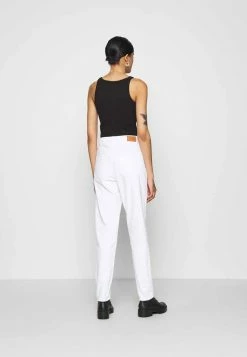 BDG Urban Outfitters MOM - Relaxed Fit Jeans - Optic White -BDG Urban Outfitters shop c47f4960cf6b48f1b30e5c2cac53f1f2
