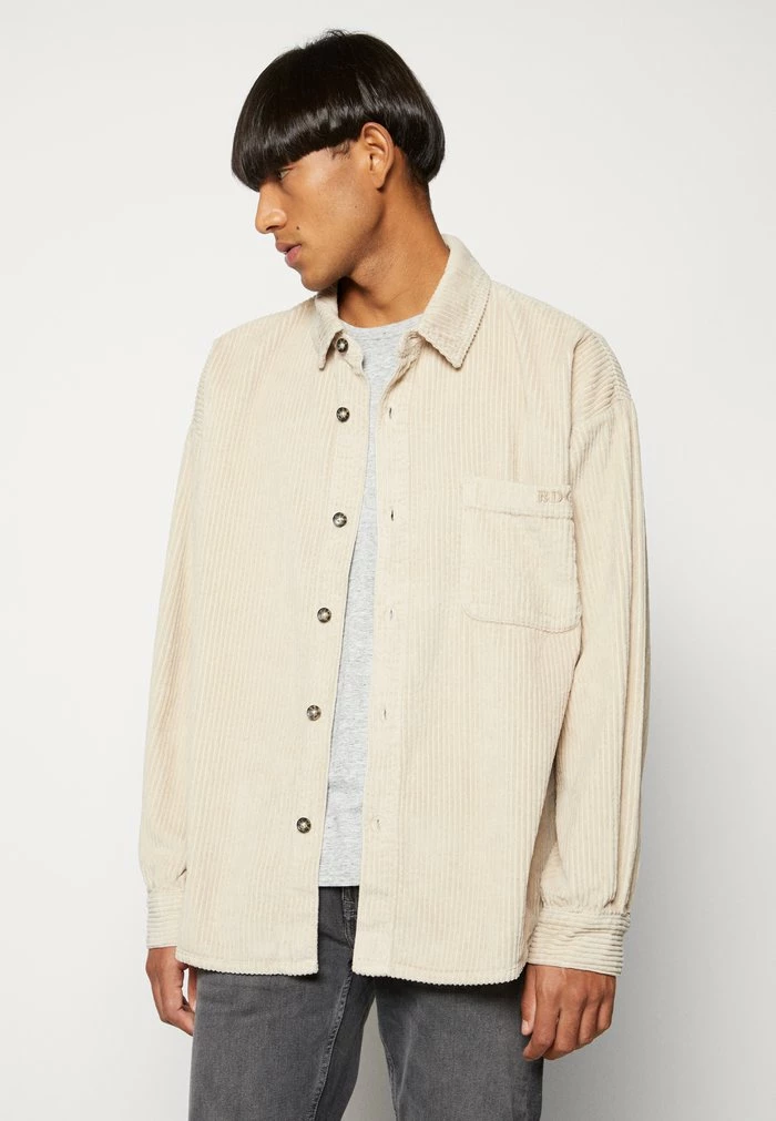 JUMBO SHIRT - Light jacket - ecru BDG Urban Outfitters JUMBO SHIRT - Light Jacket - Ecru -BDG Urban Outfitters shop ca5e6be36d3f42e480e5b718d8d33955