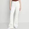 BDG Urban Outfitters FLARE - Flared Jeans - White