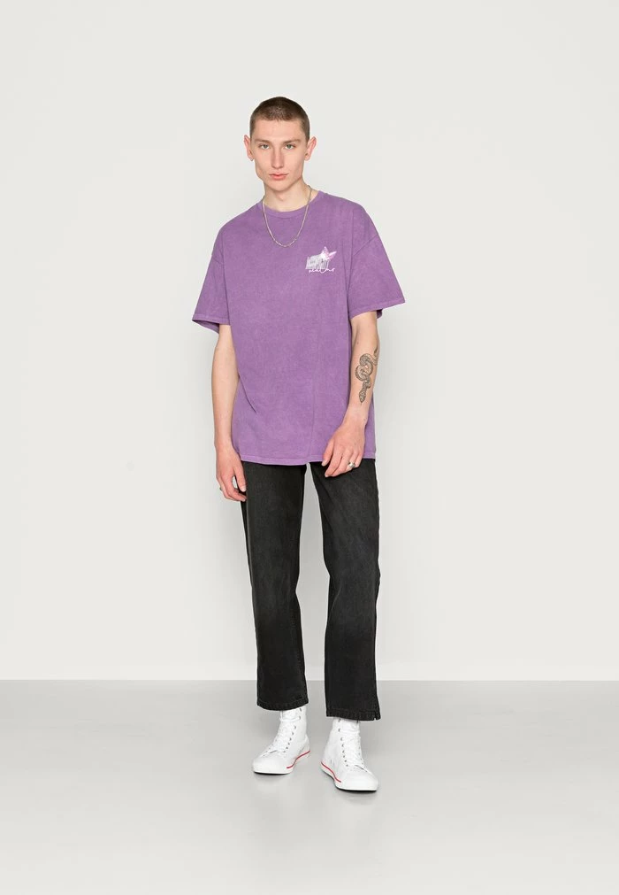MIDNIGHT REALM TEE UNISEX - Print T-shirt - purple BDG Urban Outfitters MIDNIGHT REALM TEE UNISEX - Print T-shirt - Purple -BDG Urban Outfitters shop d2ebc17f3a394aa0b92a3aacdf605d83