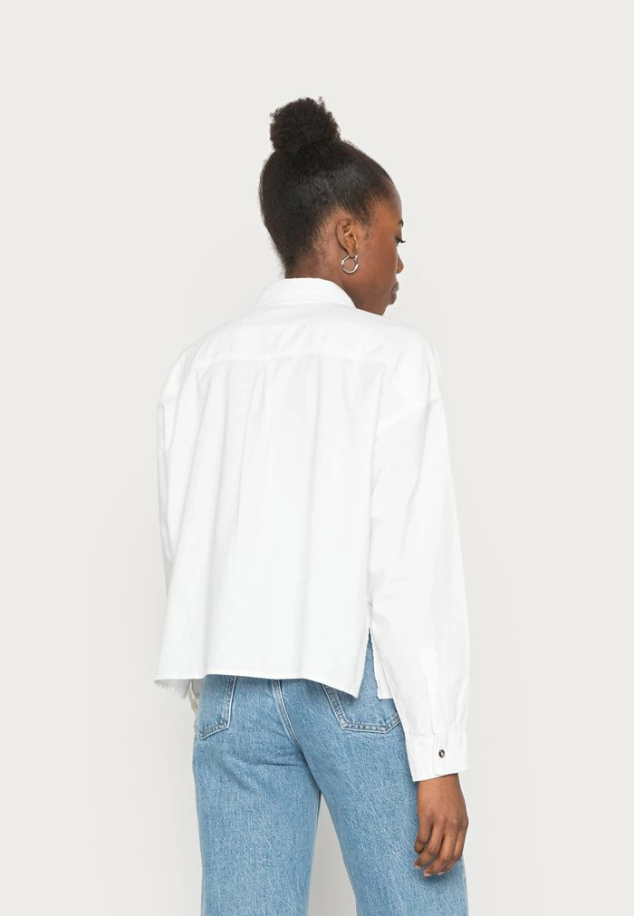 CROP SHIRT - Blouse - white BDG Urban Outfitters CROP SHIRT - Blouse - White -BDG Urban Outfitters shop d65dba0d6c2b4ec7ac04b9e5649eb416