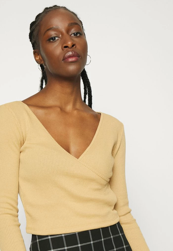 BALLET WRAP - Jumper - sand BDG Urban Outfitters BALLET WRAP - Jumper - Sand -BDG Urban Outfitters shop da9e8fa76c6b446c9d3f8d1f273449be