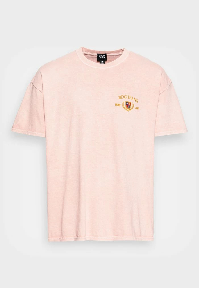HERITAGE CREST TEE UNISEX - Basic T-shirt - pink BDG Urban Outfitters HERITAGE CREST TEE UNISEX - Basic T-shirt - Pink -BDG Urban Outfitters shop db9b04ad2b904ddeab35aa21bf57273c