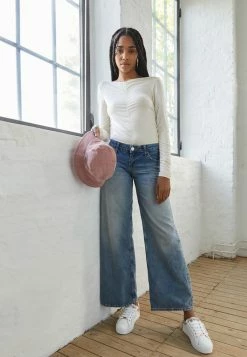 BDG Urban Outfitters PUDDLE JEAN - Relaxed Fit Jeans - Bleach