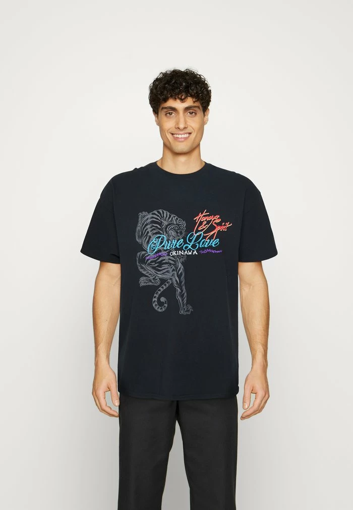 PURE LOVE OKINAWA TEE UNISEX - Print T-shirt - black BDG Urban Outfitters PURE LOVE OKINAWA TEE UNISEX - Print T-shirt - Black -BDG Urban Outfitters shop e0bba888c0bf4719bf28222fbcdc7cea