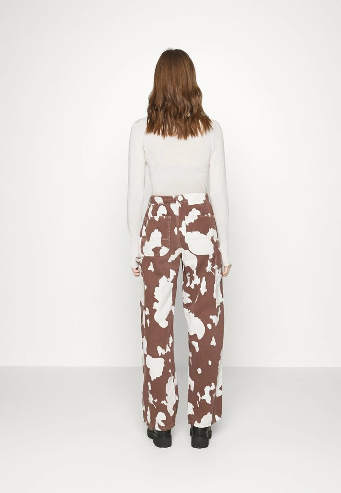 COW JUNO PANT - Straight leg jeans - brown/white BDG Urban Outfitters COW JUNO PANT - Straight Leg Jeans - Brown/white -BDG Urban Outfitters shop e1eb2d8dc059494d865818526e380354