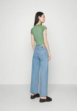 BDG Urban Outfitters CONTRAST RAGLAN TEE - Basic T-shirt - Green -BDG Urban Outfitters shop e3a67800db654de98a9d136d536f3976