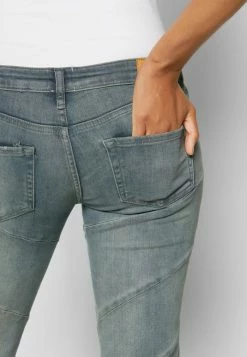 BDG Urban Outfitters SEAM LOW RISE FLARE - Flared Jeans - Grey -BDG Urban Outfitters shop e636e51e9ca74f128850df9b8fe837e0