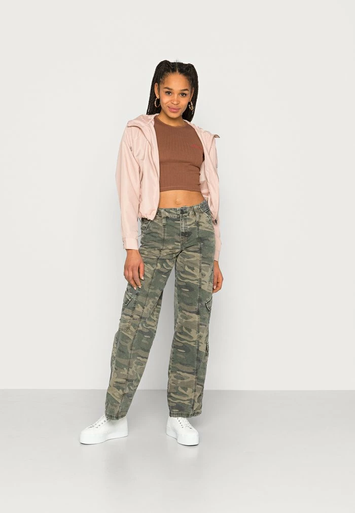 BABY - Basic T-shirt - brown BDG Urban Outfitters BABY - Basic T-shirt - Brown -BDG Urban Outfitters shop e80c143d718b401288e2a6f7a808fa0d