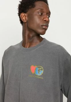 BDG Urban Outfitters LOVE EVERYONE UNISEX - Long Sleeved Top - Washed Black -BDG Urban Outfitters shop f1b55f9e5f44489f98c7a708e54efc53