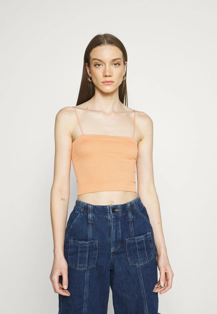 HARRIET TUBE - Top - peach BDG Urban Outfitters HARRIET TUBE - Top - Peach -BDG Urban Outfitters shop f41c08f19d6e4f9aae47c178e065474c