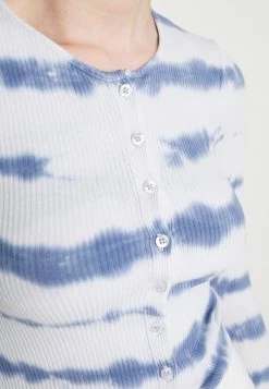 BDG Urban Outfitters TIE DYE TWIN SET - Cardigan - Blue -BDG Urban Outfitters shop f868a78130784bed9cd5e9c5928ecd2f