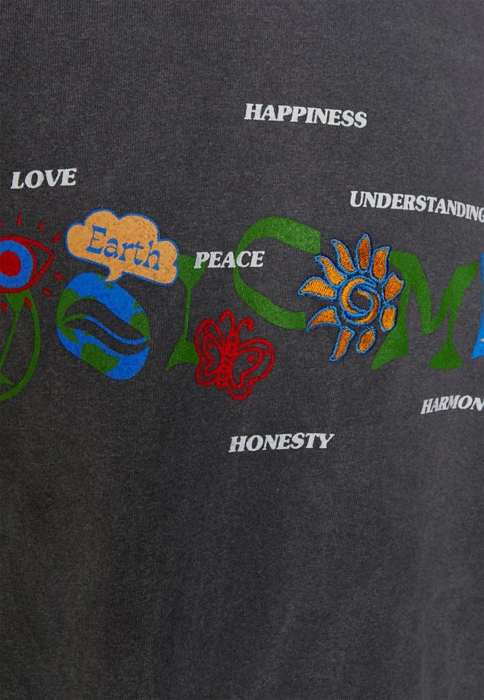 WELCOME TEE UNISEX - Print T-shirt - charcoal BDG Urban Outfitters WELCOME TEE UNISEX - Print T-shirt - Charcoal -BDG Urban Outfitters shop fa1fe184186e4994af32235d9c5d74e3