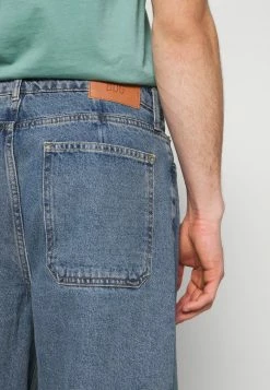 BDG Urban Outfitters BOW - Jeans Tapered Fit - Light Wash -BDG Urban Outfitters shop fc6c59cc6bc748659a2c3261b08bad03