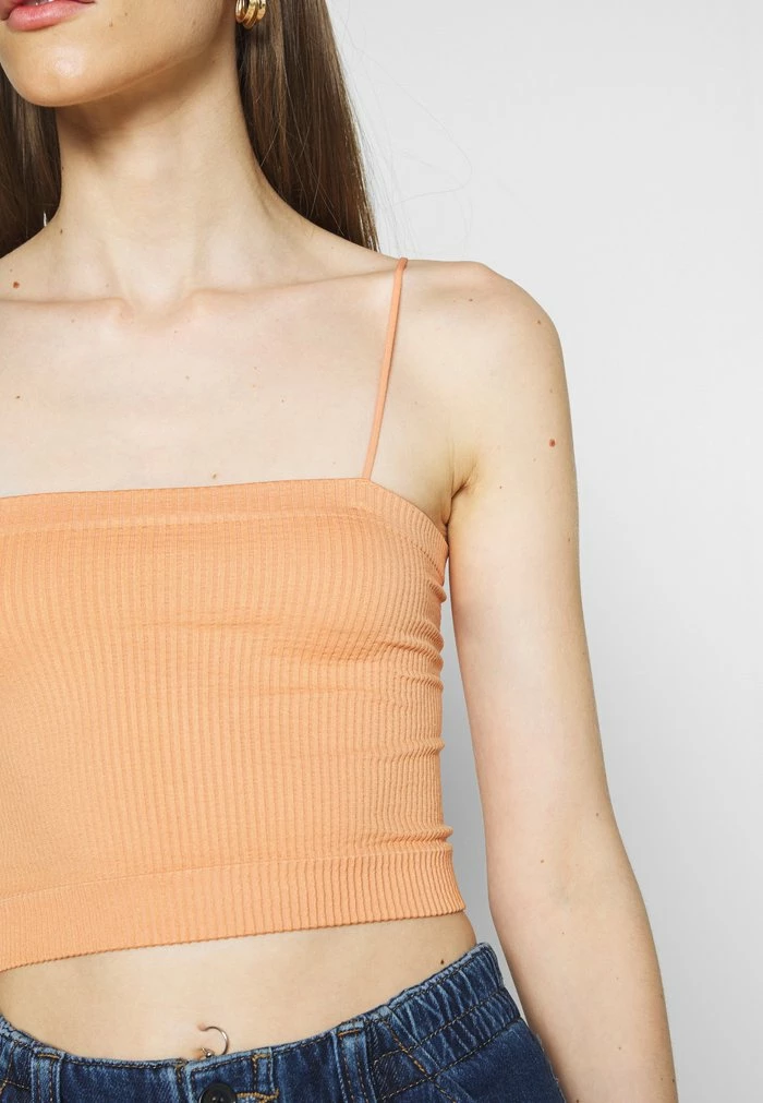 HARRIET TUBE - Top - peach BDG Urban Outfitters HARRIET TUBE - Top - Peach -BDG Urban Outfitters shop fcf91866aecb4a29b84d7e120ecc0350